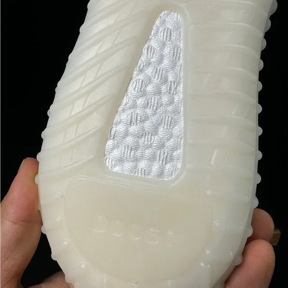 Yeezy Boost 350 V2 Zebra